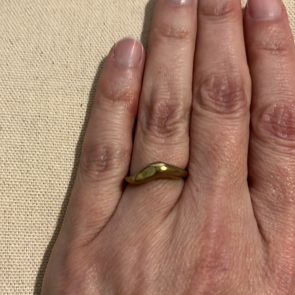 Fade Into the Abstract Wavy Ring in Brass Size 6 - Picture 3 of 4
